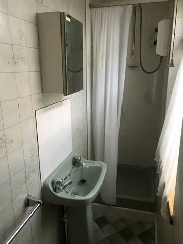 Old bathroom before renovation